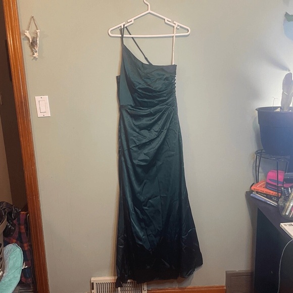 Galina Signature Womens‎ Ruched One Shoulder Charmeuse Maxi Gown Green Size 6 - Picture 1 of 6